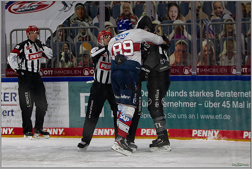 PENNY DEL;  Koelner Haie - Adler Mannheim; Koeln, 08.04.2021